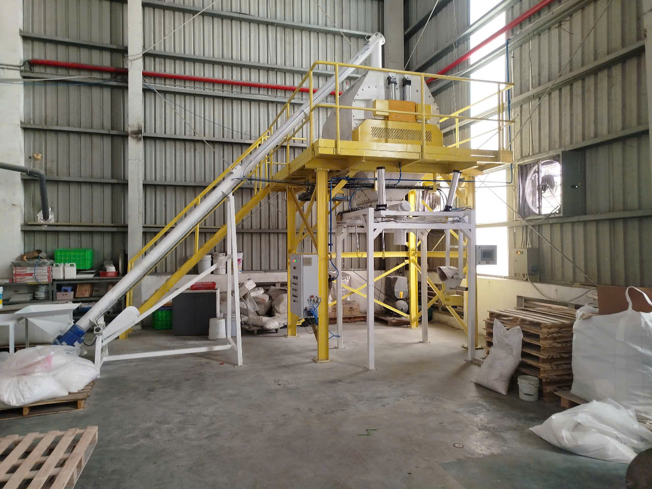 MÁY TRỘN BỘT KHÁCH HÀNG LÚA VÀNG